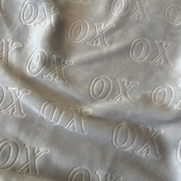 SwaddleMe Original Soft & Cozy Velboa Swaddle Wrap - Picture 5 of 5